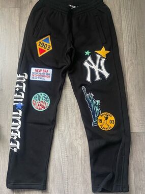 new era yankees patchwork logo sweats